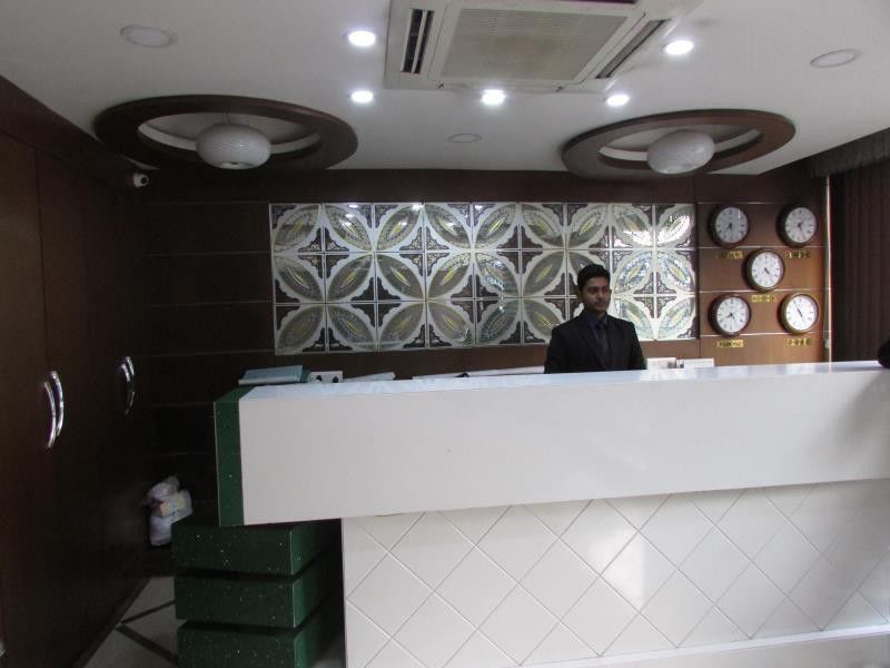Hotel Emerald Kolkata Bagian luar foto