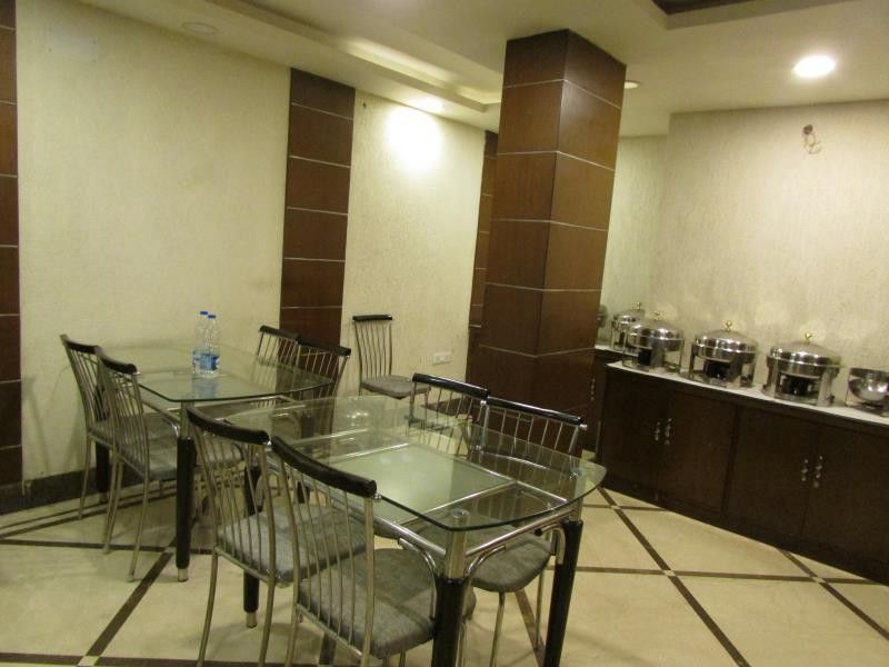 Hotel Emerald Kolkata Bagian luar foto