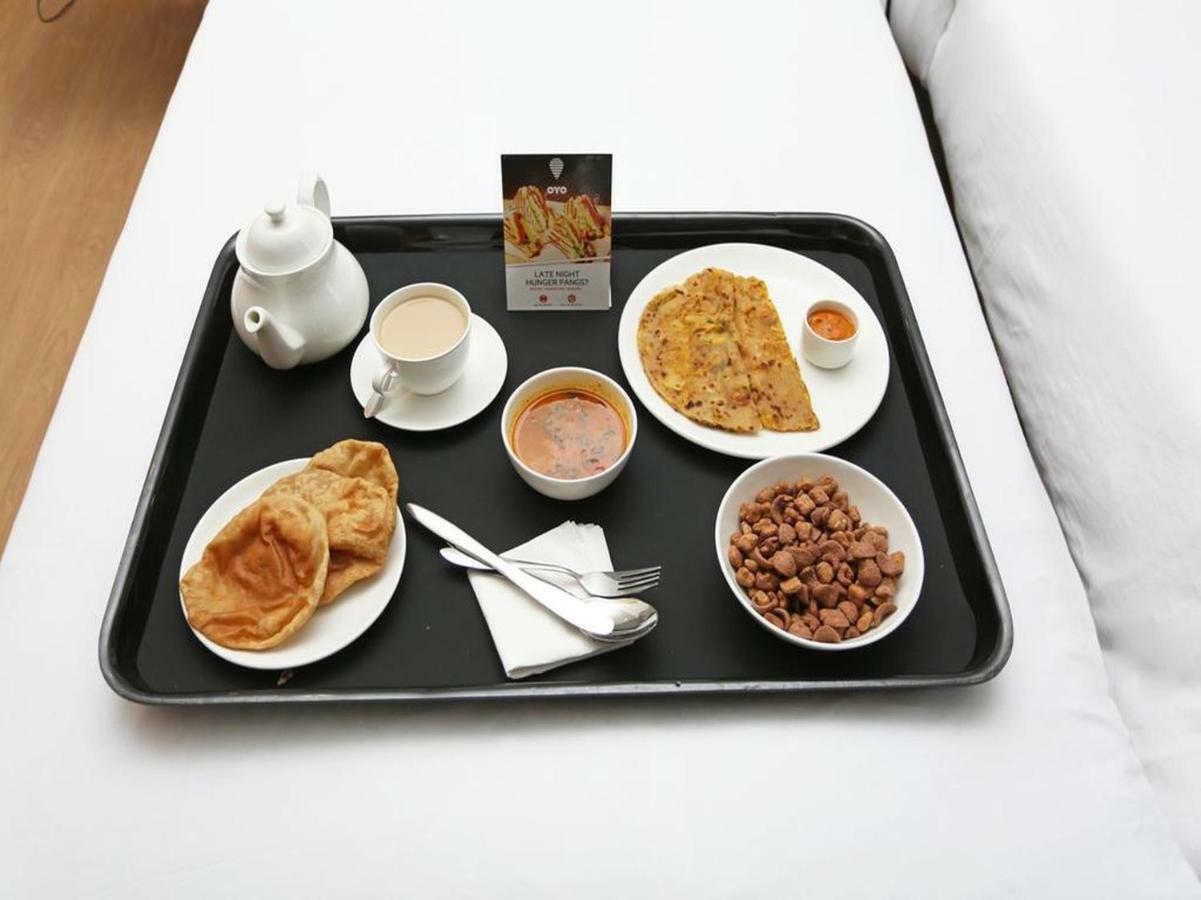 Hotel Emerald Kolkata Bagian luar foto