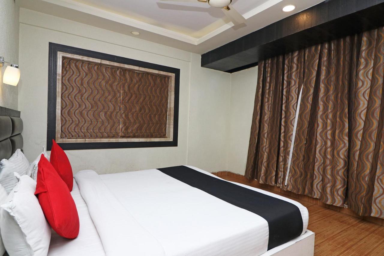 Hotel Emerald Kolkata Bagian luar foto