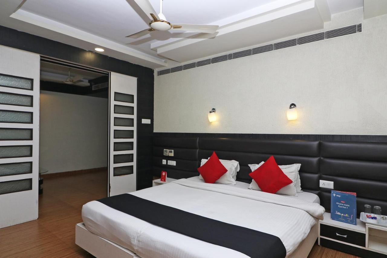 Hotel Emerald Kolkata Bagian luar foto