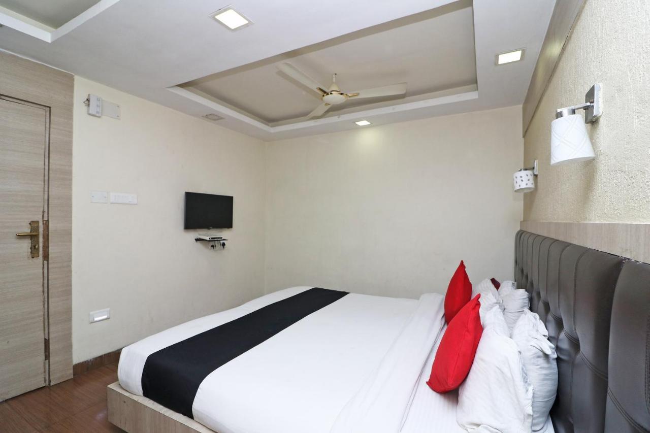 Hotel Emerald Kolkata Bagian luar foto