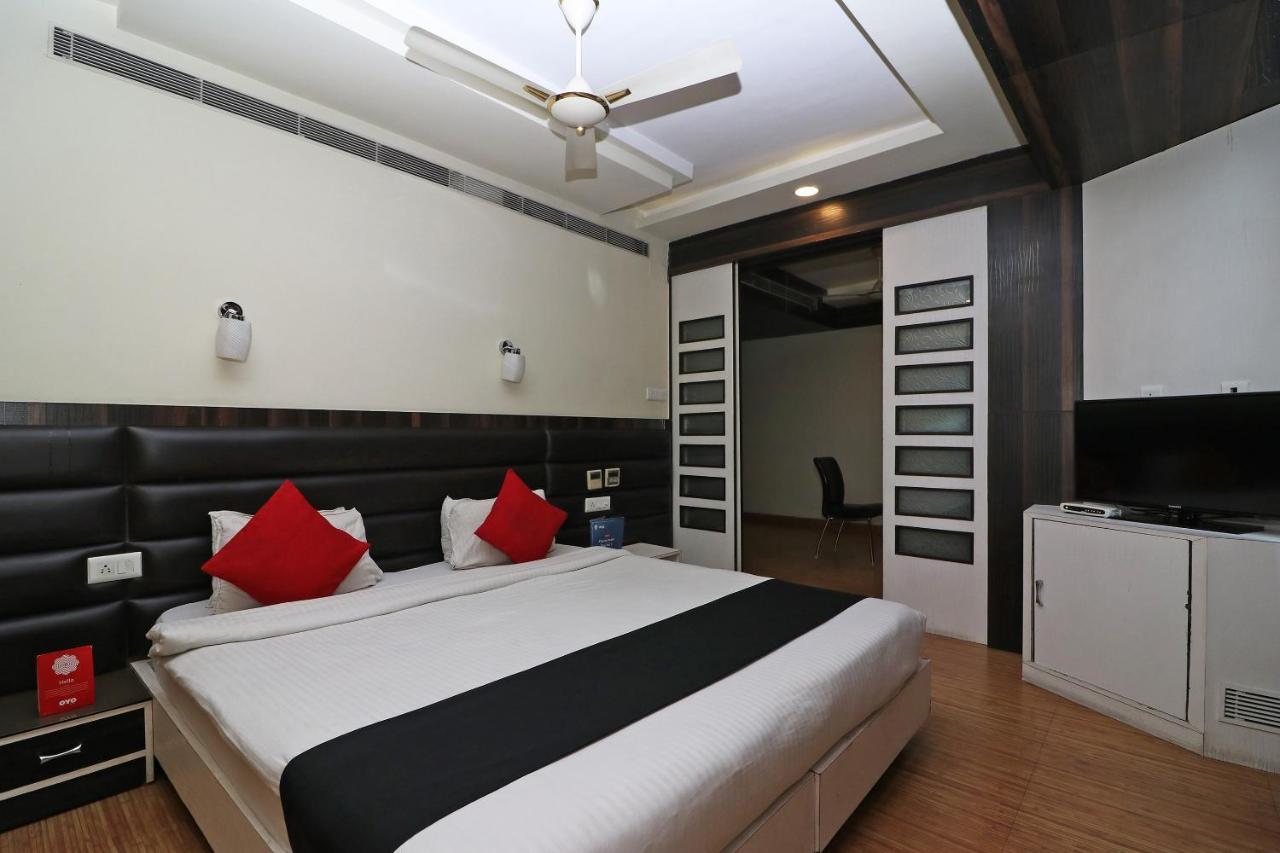 Hotel Emerald Kolkata Bagian luar foto
